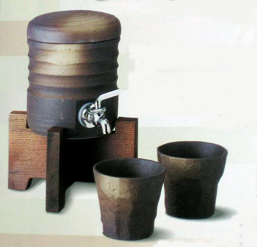 ensemble de sake, tasse de sake , bouteille de sake